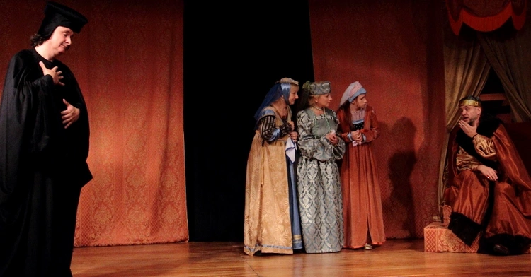 Spektakl "Farfurka Królowej Bony" w wykonaniu Teatru Kaworki