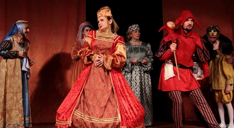 Spektakl "Farfurka Królowej Bony" w wykonaniu Teatru Kaworki