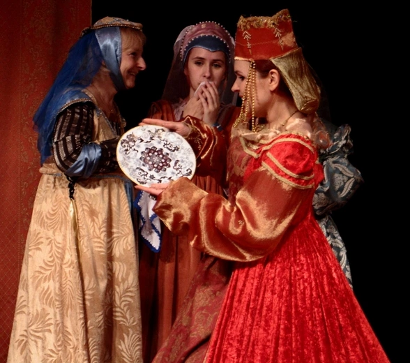 Spektakl "Farfurka Królowej Bony" w wykonaniu Teatru Kaworki