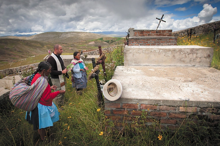 Ewangelizacja na krańcach świata. Jak Papieskie Dzieła Misyjne wspierają misjonarzy