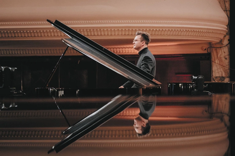 Co łączy muzykę Chopina i Regułę św. Benedykta? Rozmowa z o. Bernardem Sawickim OSB