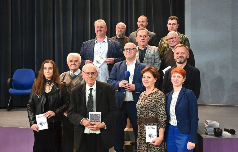 Po premierze podziękowano tym, którzy współtworzyli  ten dokument. 