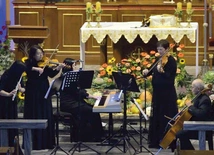 Zespół Musica dell'Anima tworzą: Ewa Krawczyk (flet), Katarzyna Krawczyk (skrzypce), Anna Makowska (altówka), Mirosław Makowski (wiolonczela) i Katarzyna Nalewajka (klawesyn).