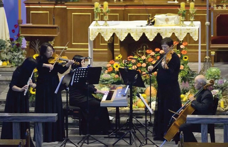 Zespół Musica dell'Anima tworzą: Ewa Krawczyk (flet), Katarzyna Krawczyk (skrzypce), Anna Makowska (altówka), Mirosław Makowski (wiolonczela) i Katarzyna Nalewajka (klawesyn).