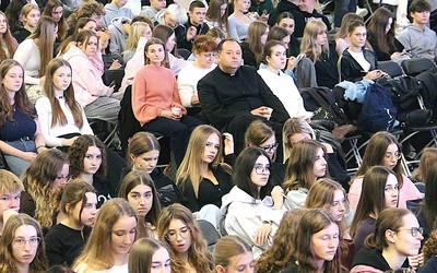 Młodzież otrzymała wiele mądrych podpowiedzi, jak sobie radzić z trudnościami, które nas w życiu spotykają.