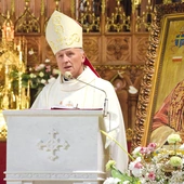Biskup Marek przywołał osobiste wspomnienia uczestnictwa w Liturgii z Janem Pawłem II.