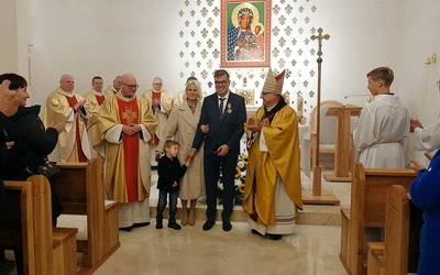 Państwo Krajewscy zostali odznaczeni przez archidiecezję wrocławską Medalem św. Jadwigi.