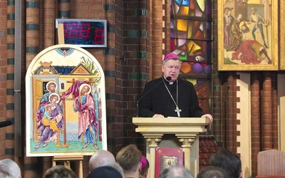 Wprowadzenie w obrady w seminaryjnej kaplicy.