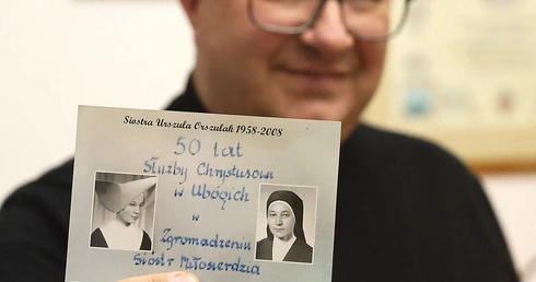 Rzuciła się do kosza na odpady. Siostra Urszula uratowała dziewczynkę, która dziś jest zakonnicą