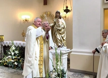 – Bądźcie wdzięczni Bogu za to, co się dokonało. Starajcie się dać dobry wzór nie tylko we wnętrzu swojej wspólnoty, ale także gdziekolwiek poprowadzą was wasze drogi – prosił biskup.