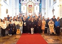 Pątnicy jubileuszowi, którzy na co dzień służą grą i śpiewem w parafiach.