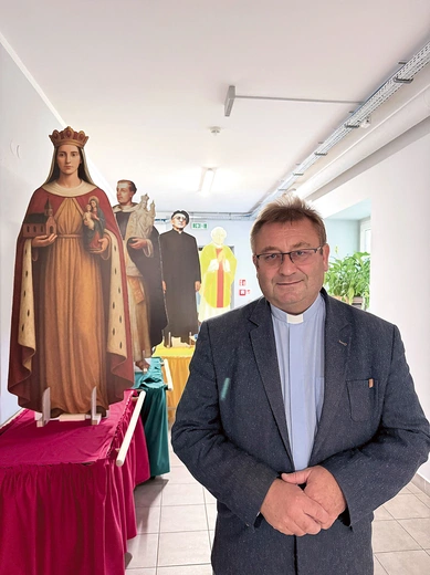 Ks. prof. Roman Buchta – dyrektor Wydziału Katechetycznego Kurii Metropolitalnej, moderator Archidiecezjalnego Centrum Formacji, wykładowca Wydziału Teologicznego Uniwersytetu Śląskiego.