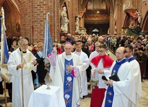 Pielgrzymka ta jest co roku najliczniejszą diecezjalną grupą, która przybywa do Matki Bożej Pokornej w Rudach. 