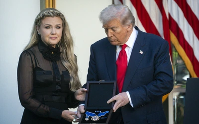 Trump przyznał pośmiertnie Medal Wolności Charliemu Kirkowi