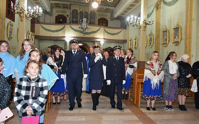 Polna. Wprowadzenie relikwii dzieci fatimskich