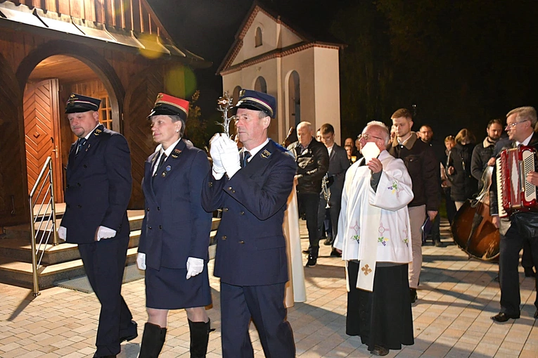 Polna. Wprowadzenie relikwii dzieci fatimskich