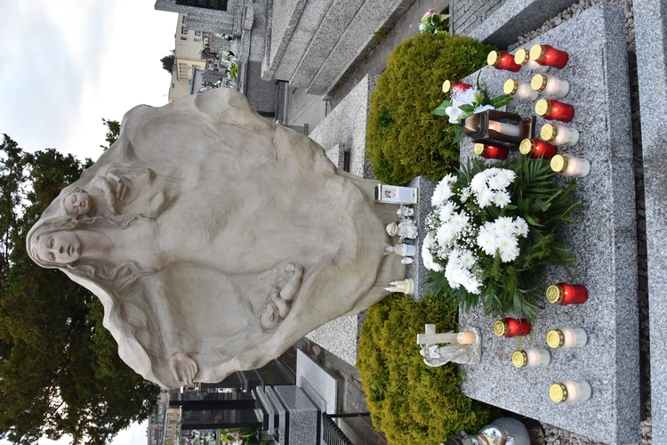 Przasnysz. Pogrzeb dzieci zmarłych przed urodzeniem