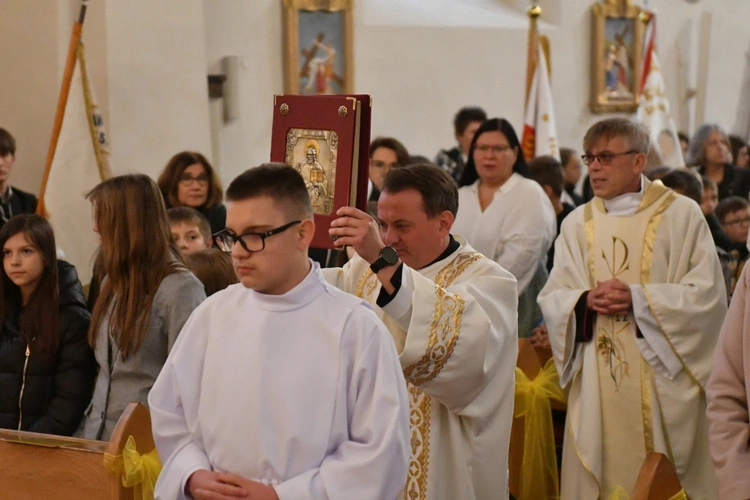 Szkoły noszące imię Jana Pawła II w tym roku przyjechały do Sulęcina