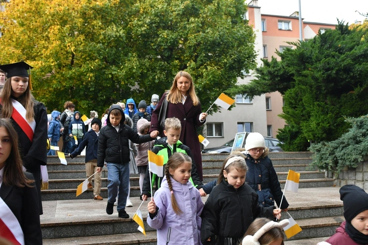 Szkoły noszące imię Jana Pawła II w tym roku przyjechały do Sulęcina