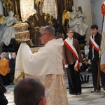 Pielgrzymka chorych, a także uczniów szkoły imienia św. Jadwigi u swojej patronki