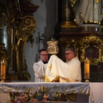 Pielgrzymka chorych, a także uczniów szkoły imienia św. Jadwigi u swojej patronki