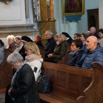 Pielgrzymka chorych, a także uczniów szkoły imienia św. Jadwigi u swojej patronki