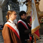 Pielgrzymka chorych, a także uczniów szkoły imienia św. Jadwigi u swojej patronki