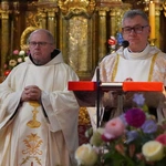 Pielgrzymka chorych, a także uczniów szkoły imienia św. Jadwigi u swojej patronki