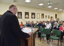 Powrót do źródeł, czyli co Ojcowie Kościoła mają nam dziś do powiedzenia