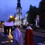 Pielgrzymka mieszkańców Trzebnicy do grobu św. Jadwigi Śląskiej - poświęcenie sztandaru gminy