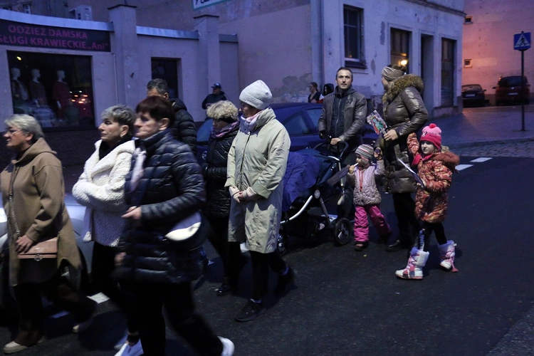 Pielgrzymka mieszkańców Trzebnicy do grobu św. Jadwigi Śląskiej - poświęcenie sztandaru gminy