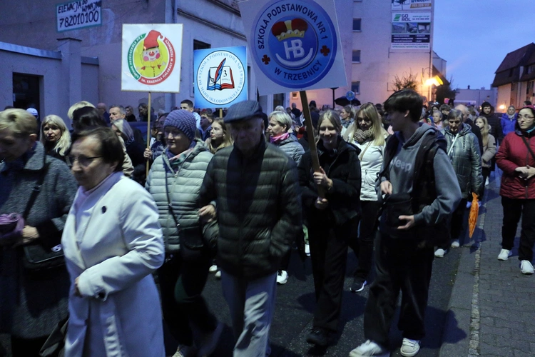 Pielgrzymka mieszkańców Trzebnicy do grobu św. Jadwigi Śląskiej - poświęcenie sztandaru gminy