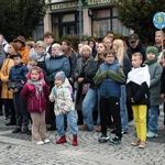 Pielgrzymka mieszkańców Trzebnicy do grobu św. Jadwigi Śląskiej - poświęcenie sztandaru gminy