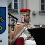 Pielgrzymka mieszkańców Trzebnicy do grobu św. Jadwigi Śląskiej - poświęcenie sztandaru gminy