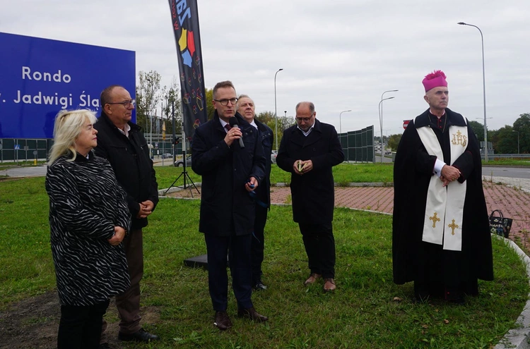Odsłonięcie i poświęcenie tablicy na rondzie św. Jadwigi Śląskiej