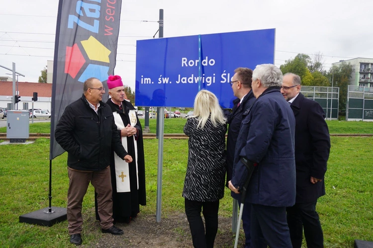 Odsłonięcie i poświęcenie tablicy na rondzie św. Jadwigi Śląskiej