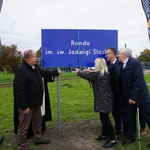 Odsłonięcie i poświęcenie tablicy na rondzie św. Jadwigi Śląskiej