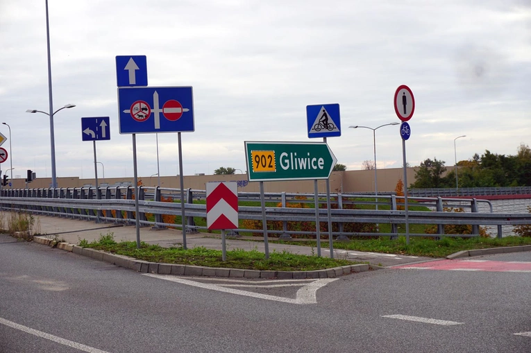 Odsłonięcie i poświęcenie tablicy na rondzie św. Jadwigi Śląskiej