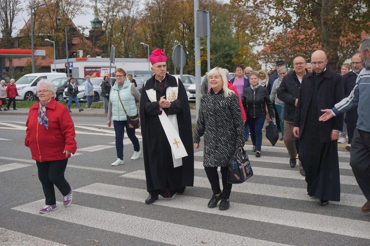 Odsłonięcie i poświęcenie tablicy na rondzie św. Jadwigi Śląskiej