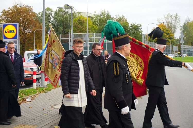 Odsłonięcie i poświęcenie tablicy na rondzie św. Jadwigi Śląskiej