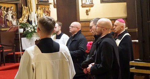 Koronka w kościele św Jadwigi na Porembie