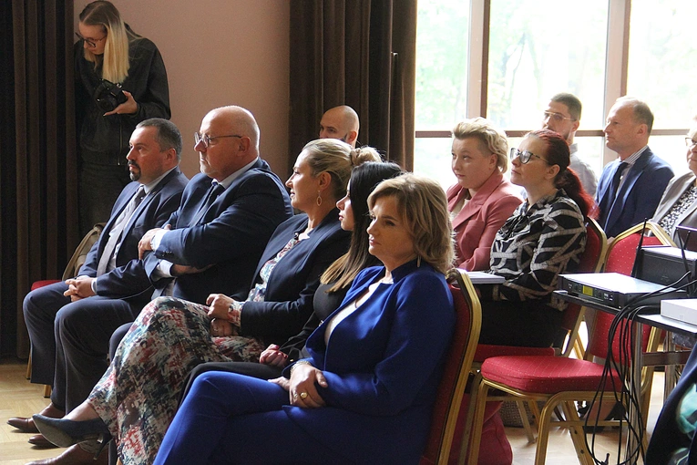 Wierzchowsławice. II Konferencja Terapeutyczna