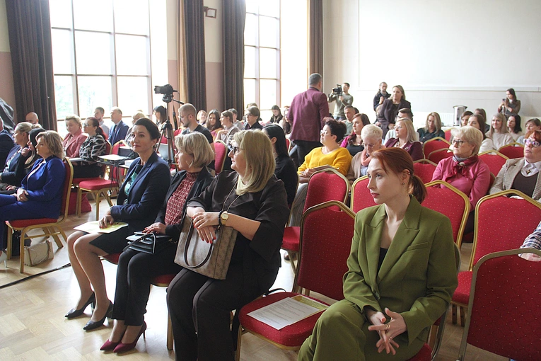 Wierzchowsławice. II Konferencja Terapeutyczna
