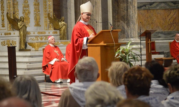 Abp Andrzej Przybylski: nie bójcie się świadectwa, nie bójcie się swojej wiary wyznawać