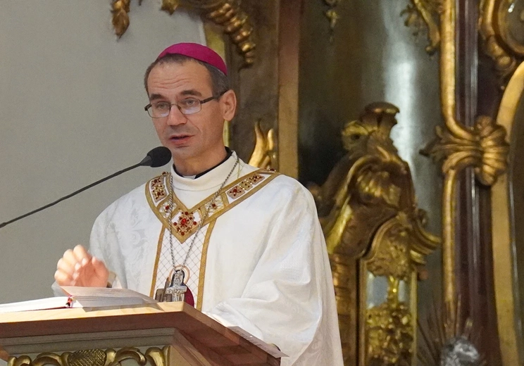 Trzebnica 2025. Pielgrzymka kobiet do grobu św. Jadwigi