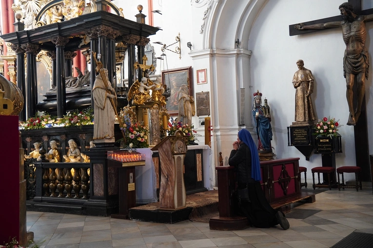 Trzebnica 2025. Pielgrzymka kobiet do grobu św. Jadwigi