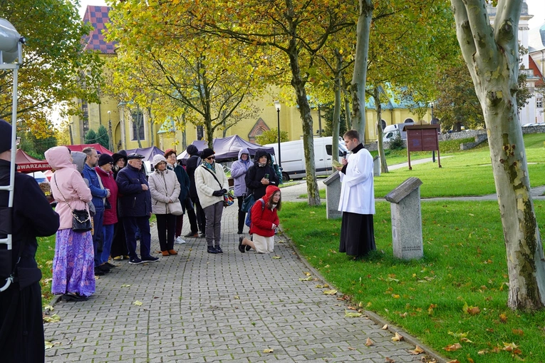 Trzebnica 2025. Pielgrzymka kobiet do grobu św. Jadwigi