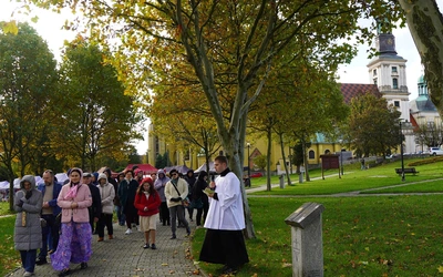 Trzebnica 2025. Pielgrzymka kobiet do grobu św. Jadwigi