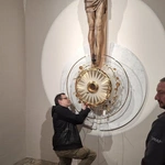 Montaż nowego prezbiterium