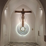 Montaż nowego prezbiterium